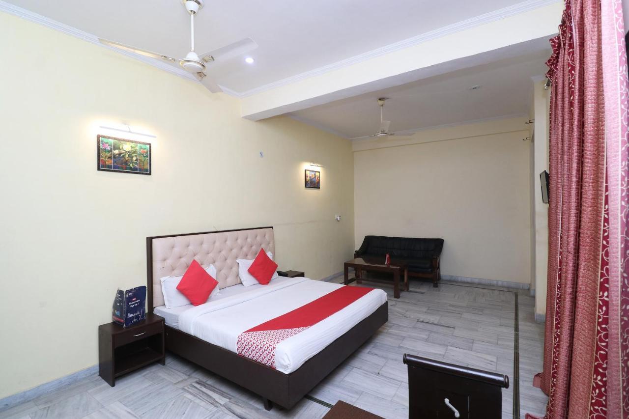 Oyo Hotel Ayaan Bareilly Exterior foto